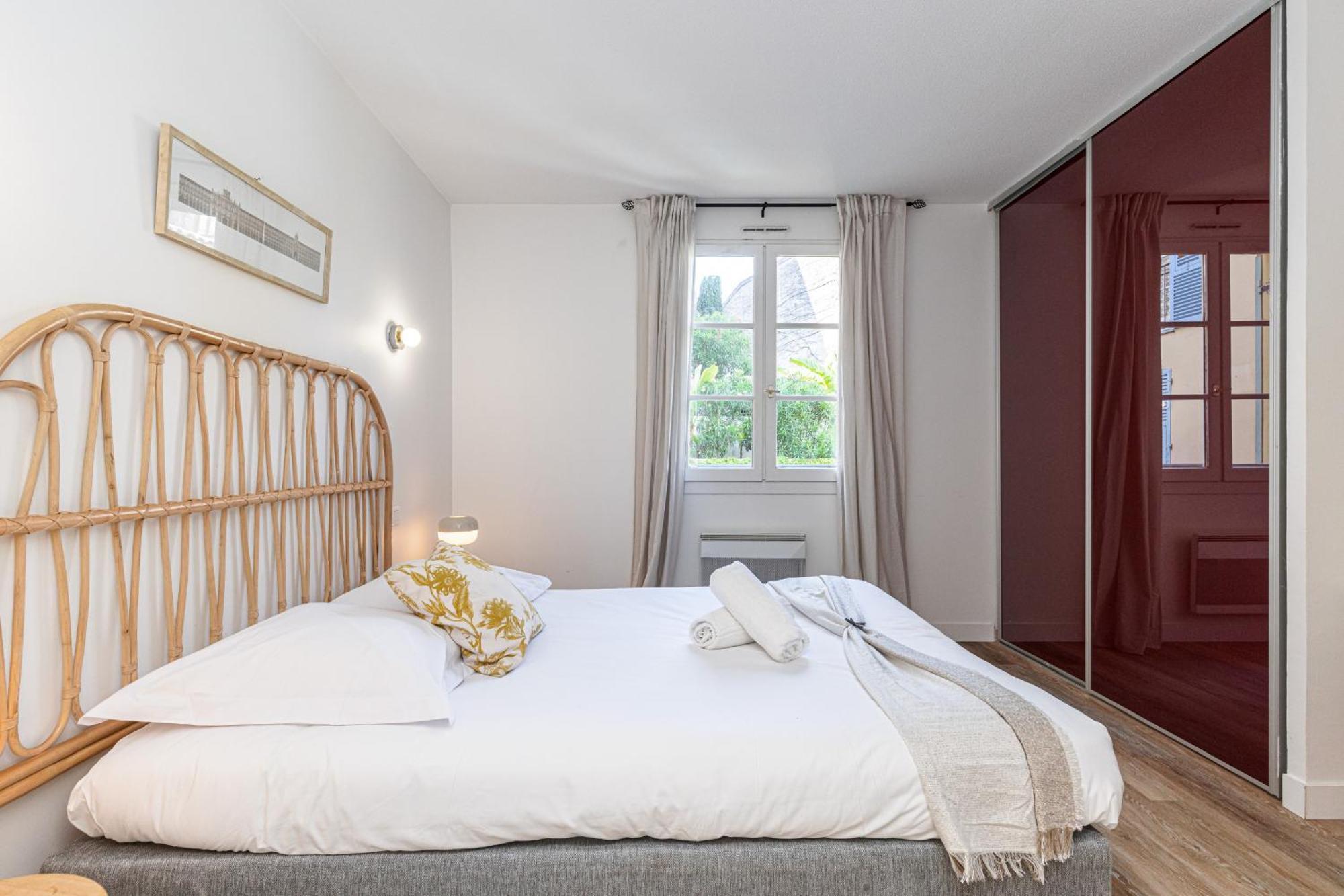 Appartamento 2 Bdrs & Parking In The Old Town ! Nizza Esterno foto